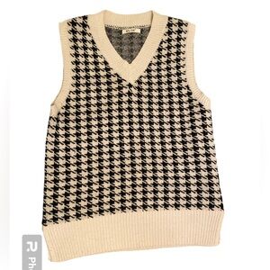 MS.DR, v neck split hem sweater, oversized look, FREE-SIZE off-white/black color